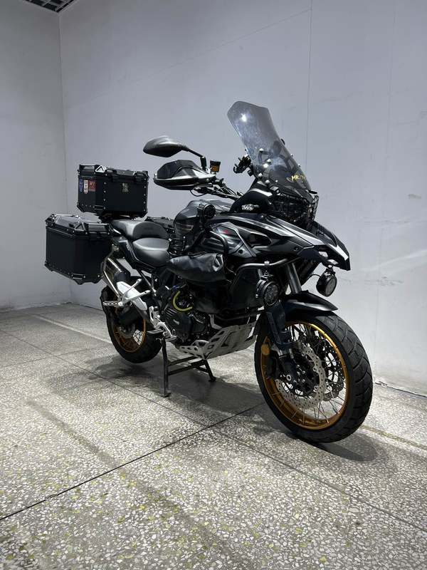 贝纳利 TRK552