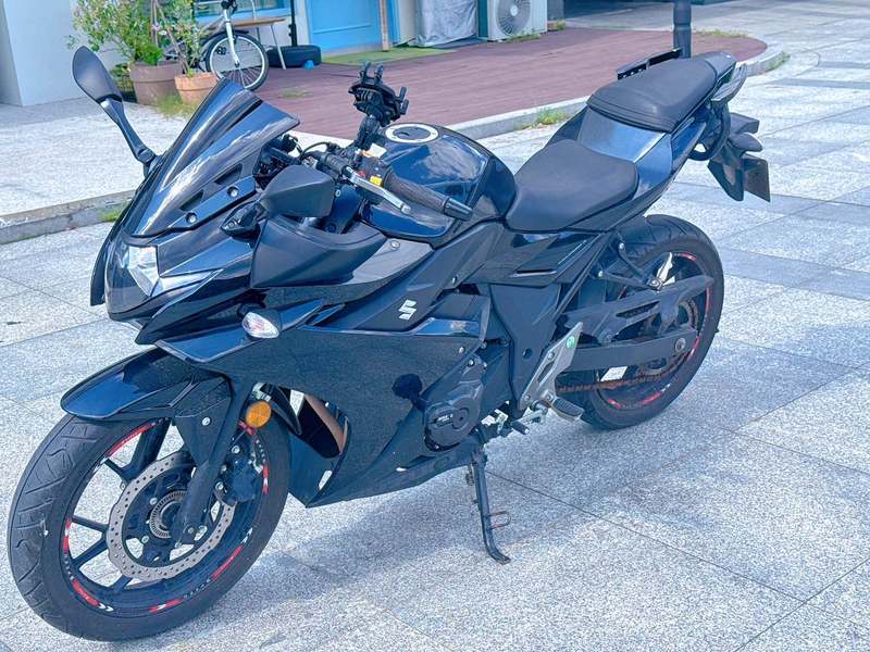 豪爵铃木 GSX250R