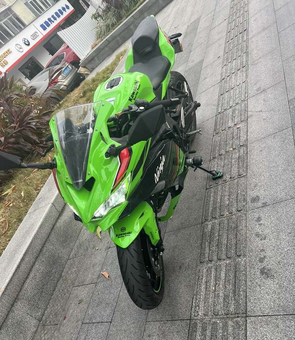 川崎 ZX-4R
