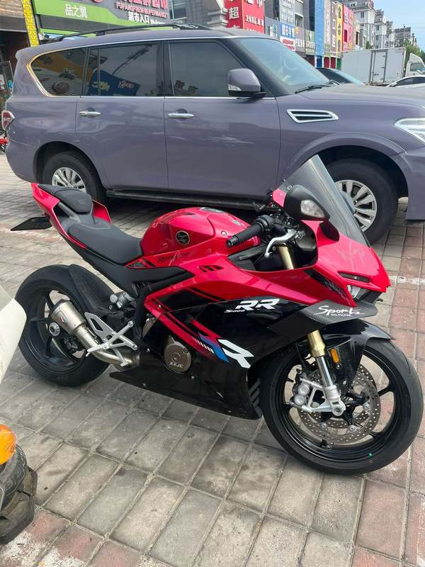 张雪机车 500RR