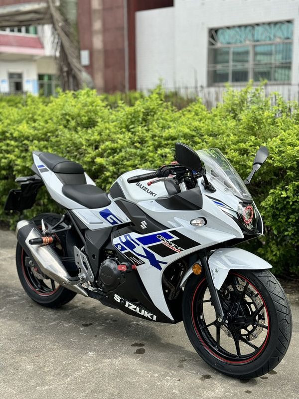 豪爵铃木 GSX250R