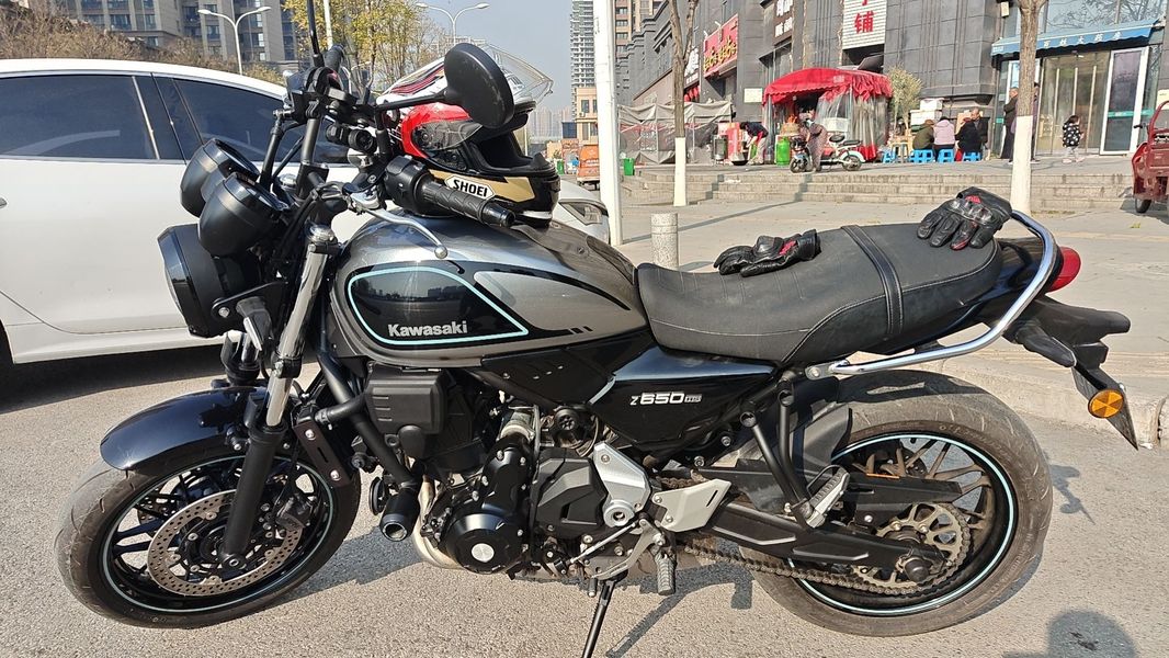 川崎 Z650RS