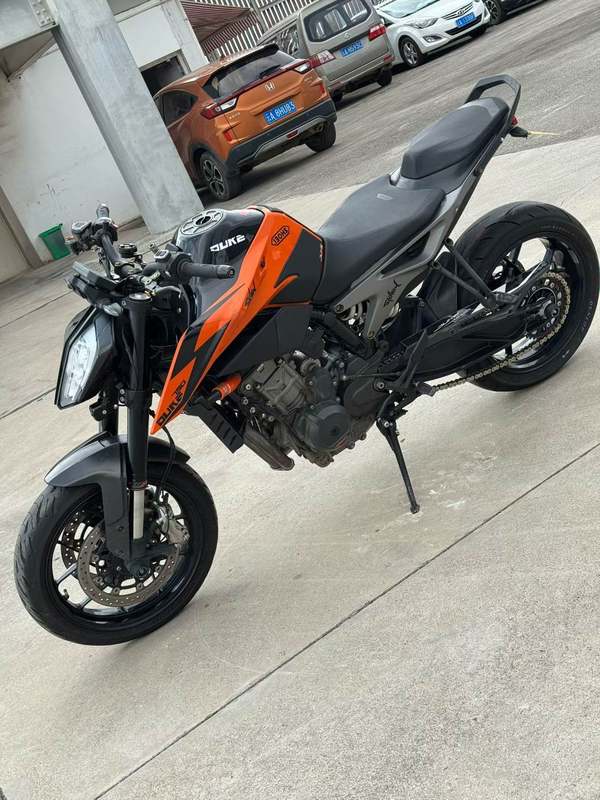 KTMR2R 790 Duke
