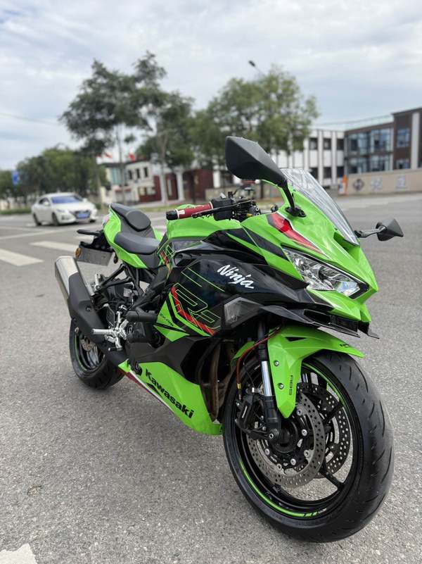 川崎 ZX-4R
