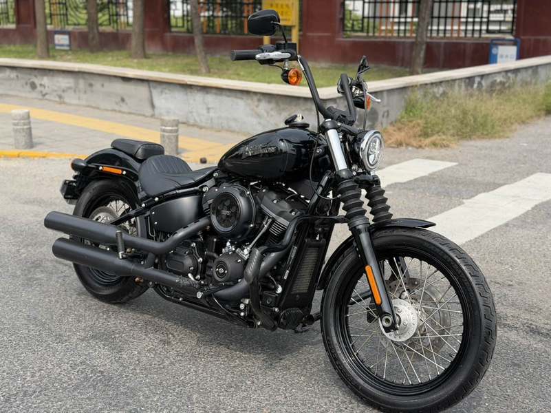 哈雷戴维森 街霸 Street Bob
