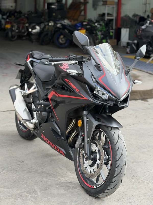 本田WING CBR400R