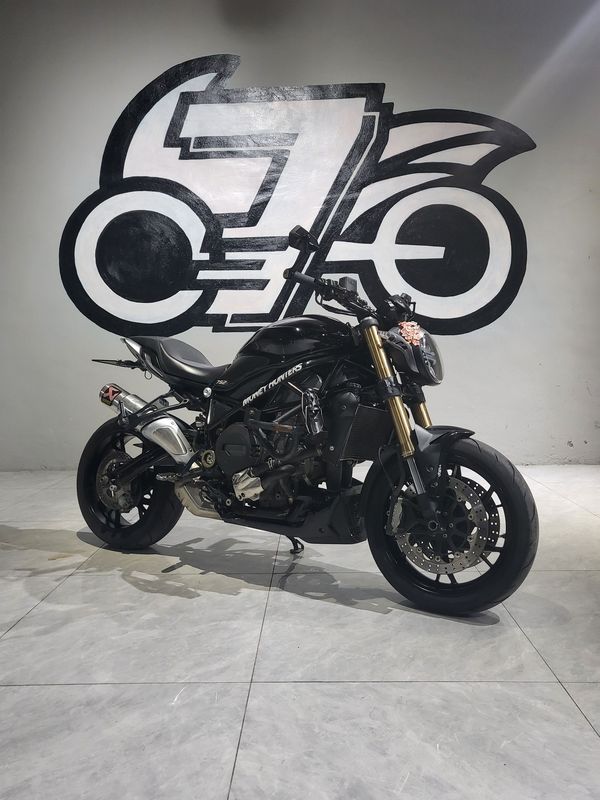 贝纳利 752S
