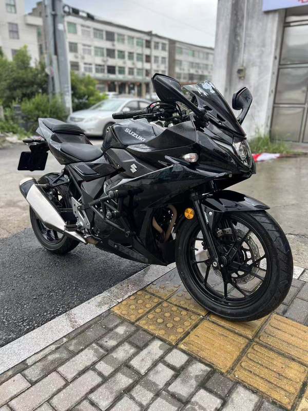 豪爵铃木 GSX250R