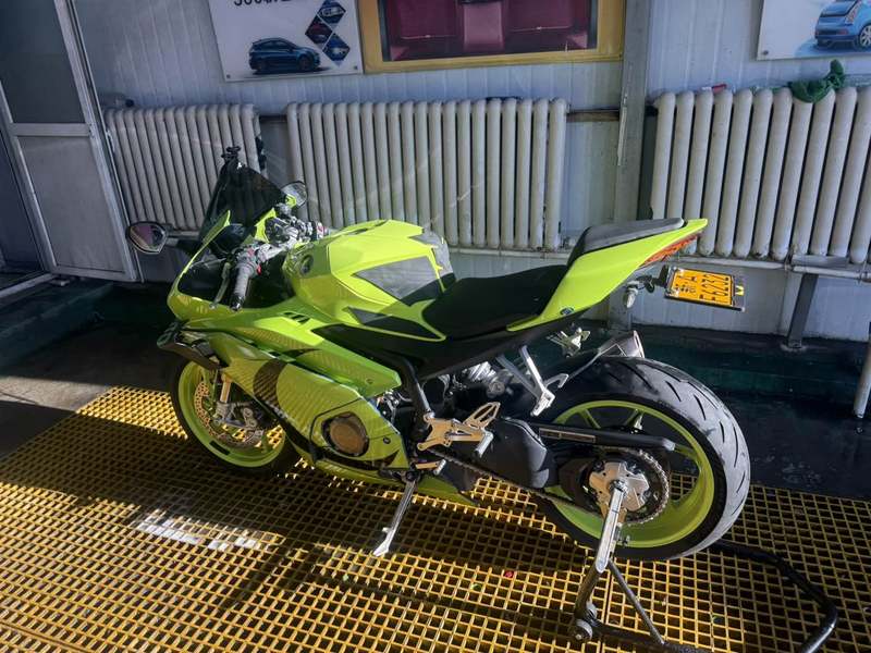 张雪机车 500RR