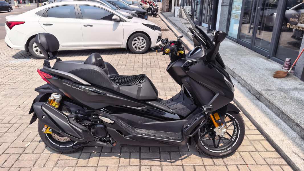 本田WING NSS350