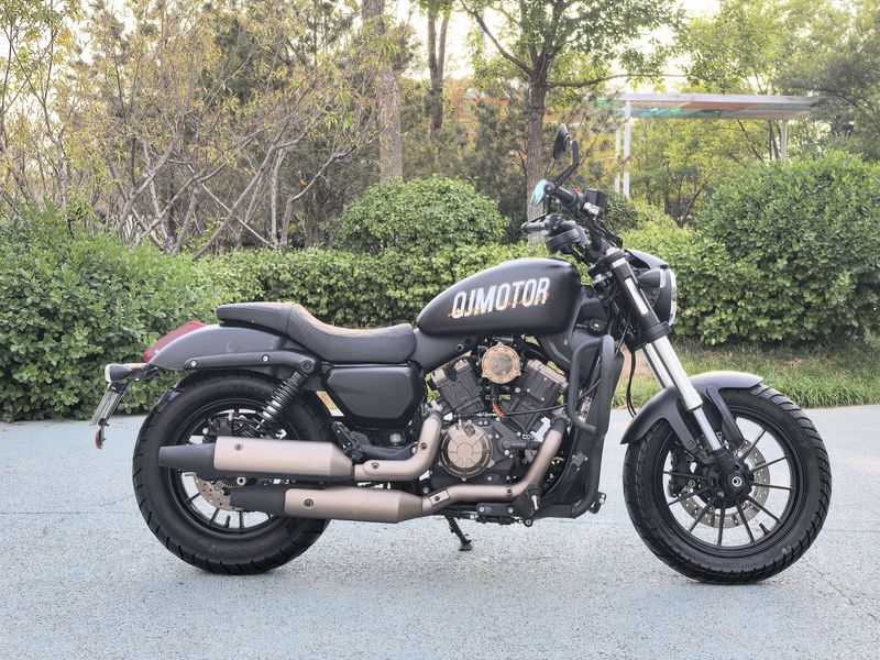 QJMOTOR 闪300S