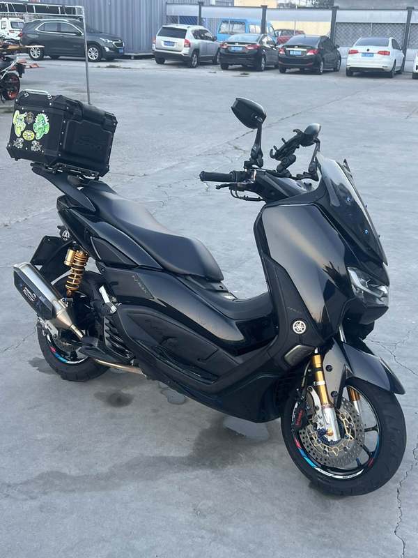 雅马哈 NMAX
