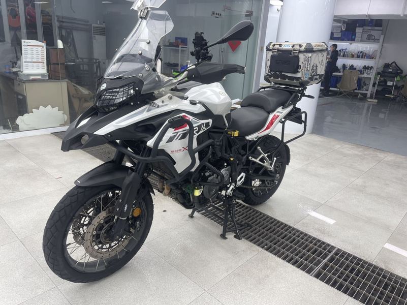 贝纳利 金鹏 TRK502