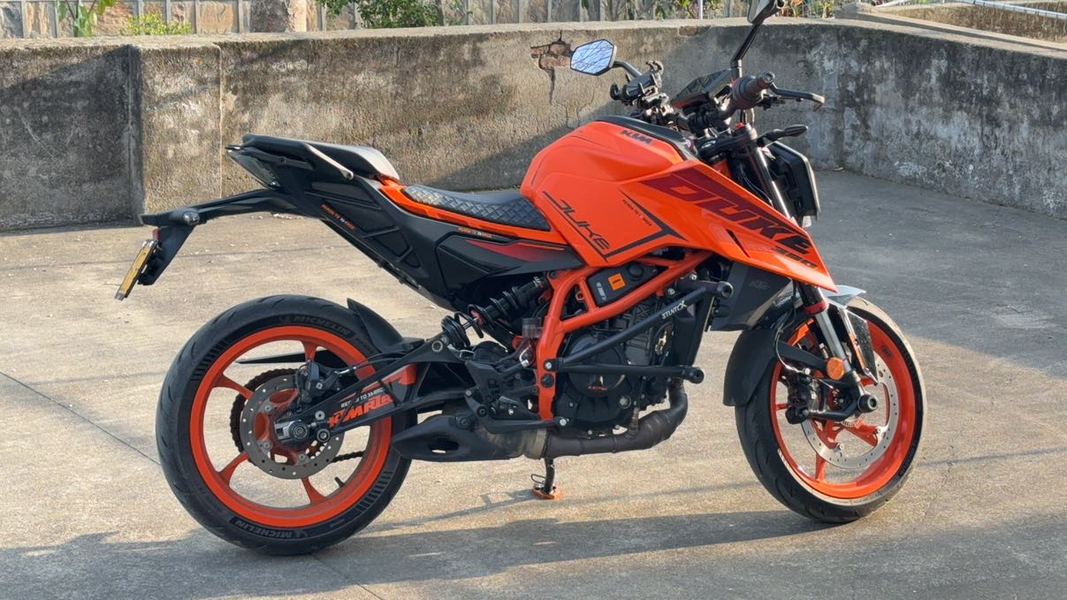 KTMR2R 390 Duke