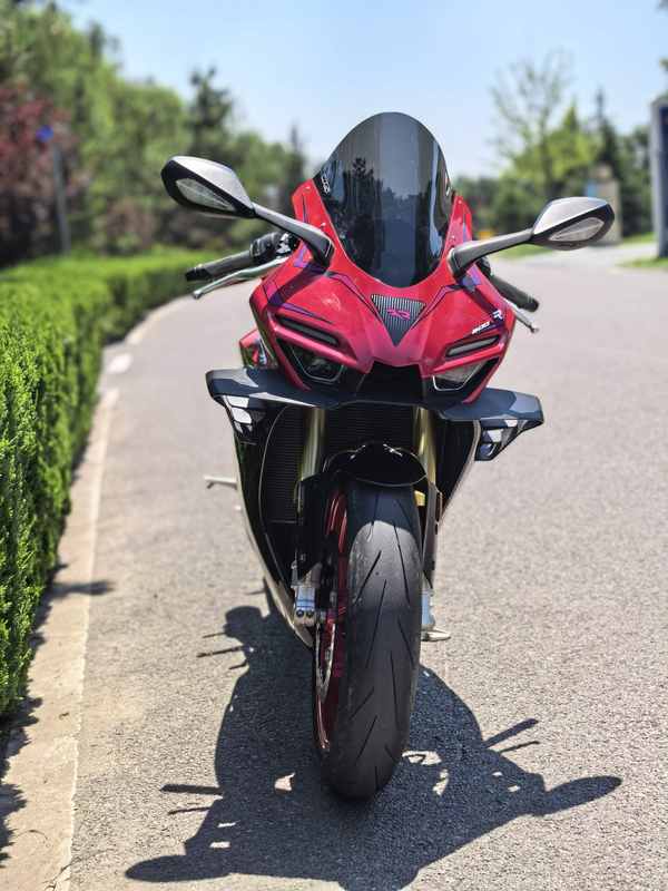 张雪机车 500RR