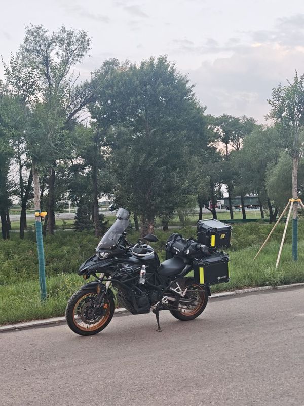 贝纳利 TRK552