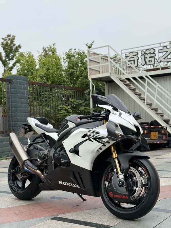 本田DREAMWING CBR 1000 RR