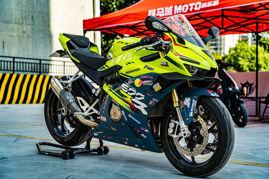 张雪机车 500RR