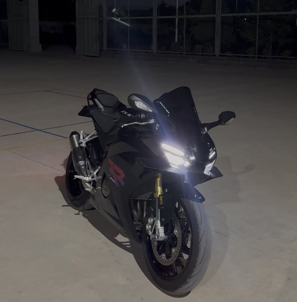 张雪机车 500RR