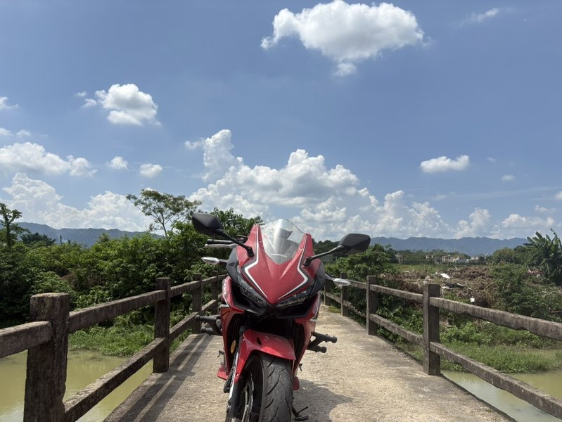 本田WING CBR400R