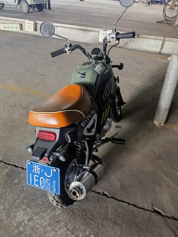 摩动青春 坦克