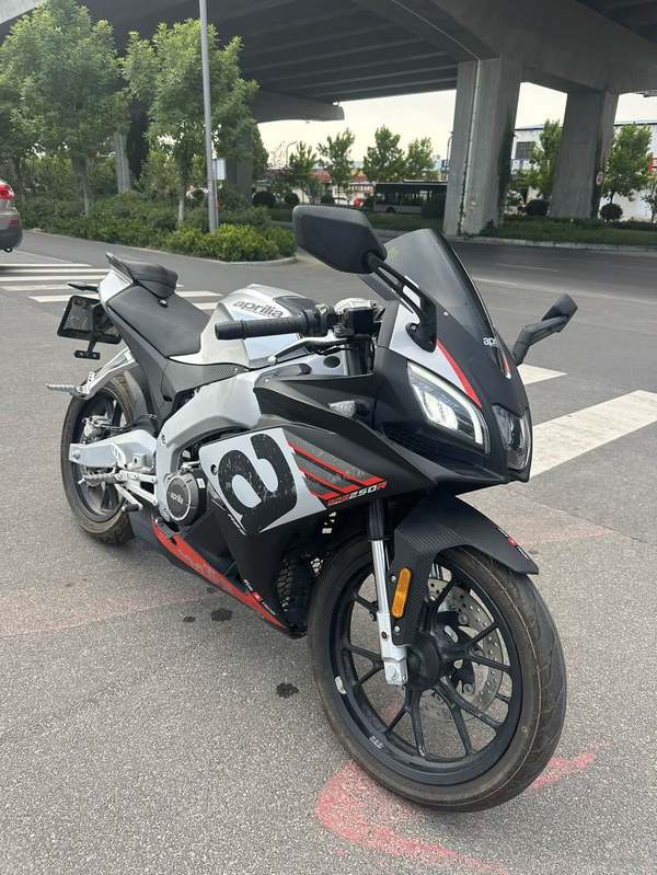 宗申阿普利亚 GPR250R