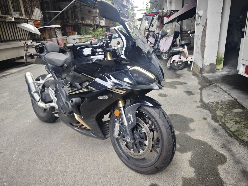 QJMOTOR 赛800