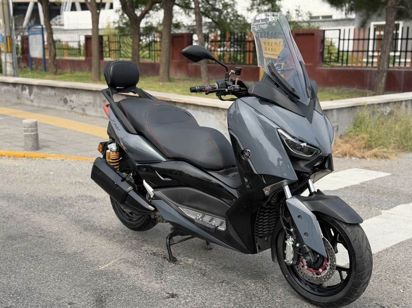 雅马哈 XMAX
