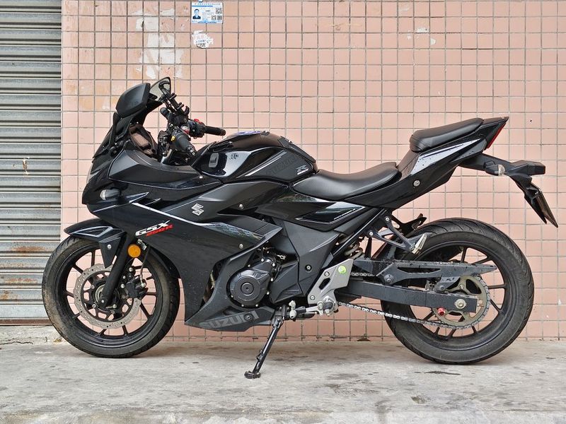 豪爵铃木 GSX250R