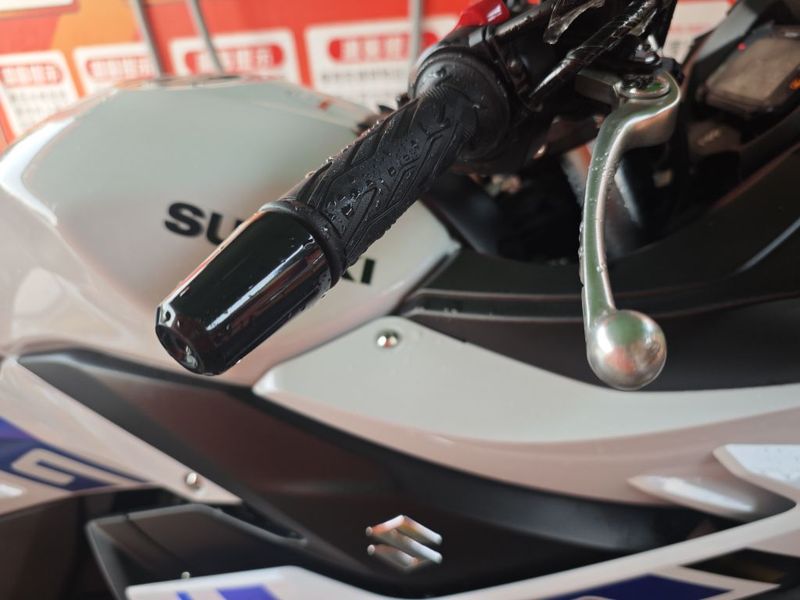 豪爵铃木 GSX250R