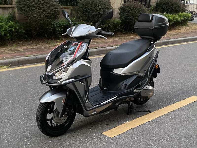 QJMOTOR 鸿150RS