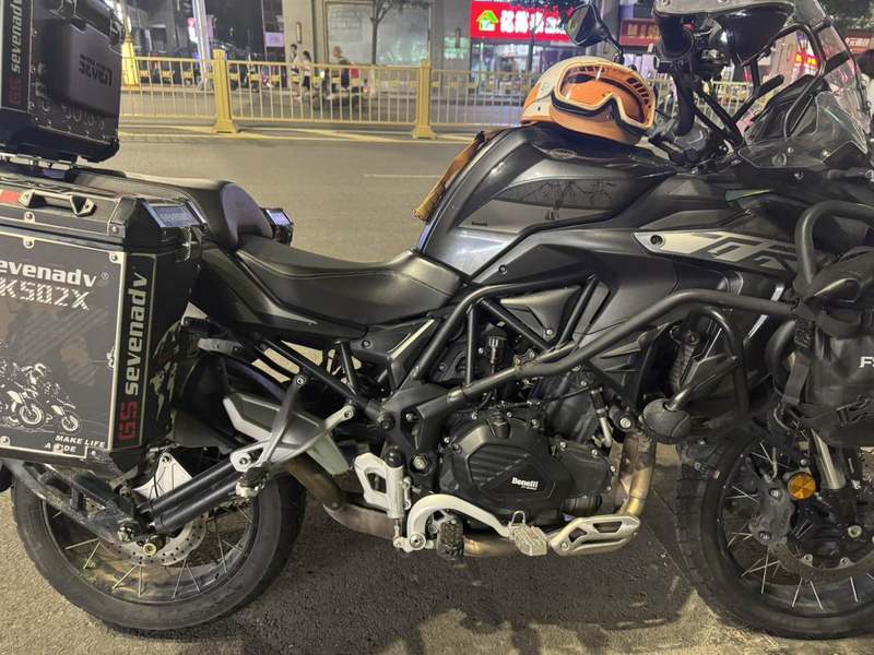 贝纳利 金鹏 TRK502