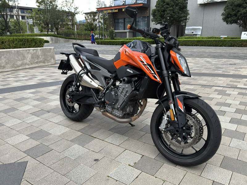 KTMR2R 790 Duke