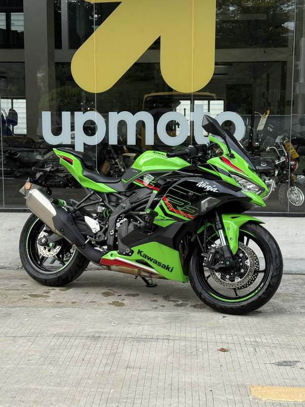 川崎 ZX-4R
