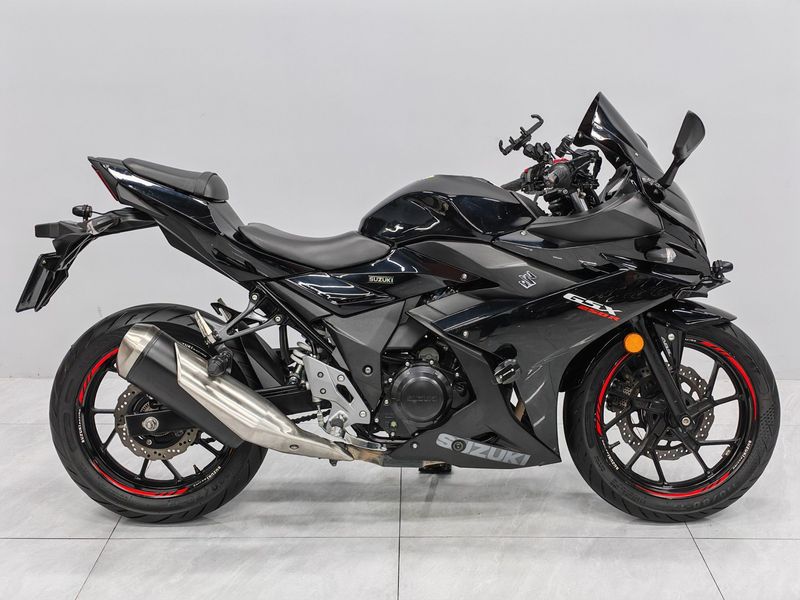 豪爵铃木 GSX250R