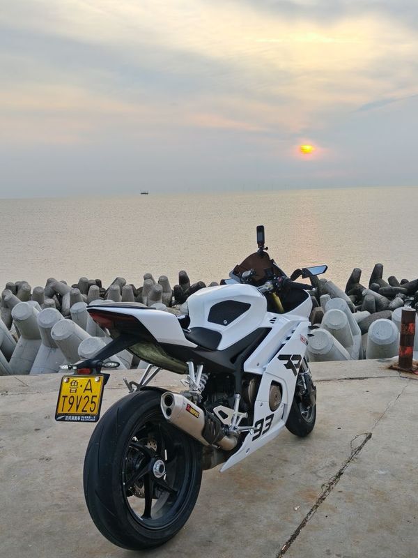 张雪机车 500RR
