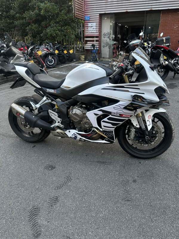 QJMOTOR 赛800