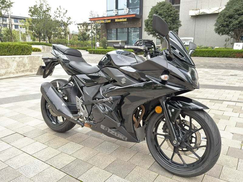 豪爵铃木 GSX250R