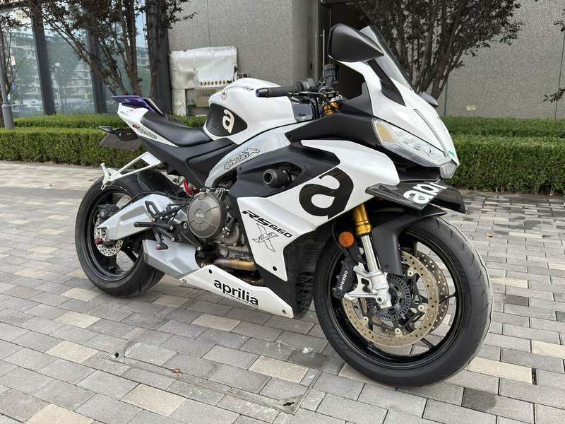 阿普利亚 RS 660 