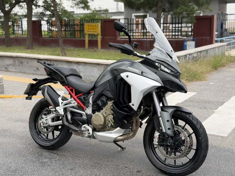 杜卡迪 Multistrada V4