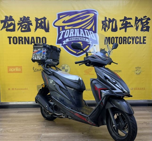新大洲本田 裂行 RX125Fi