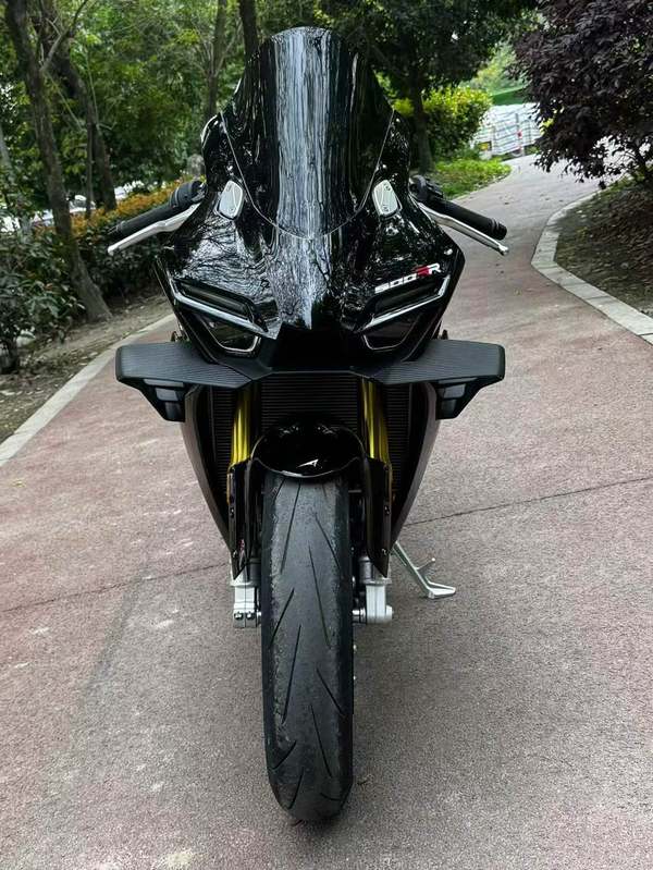 张雪机车 500RR