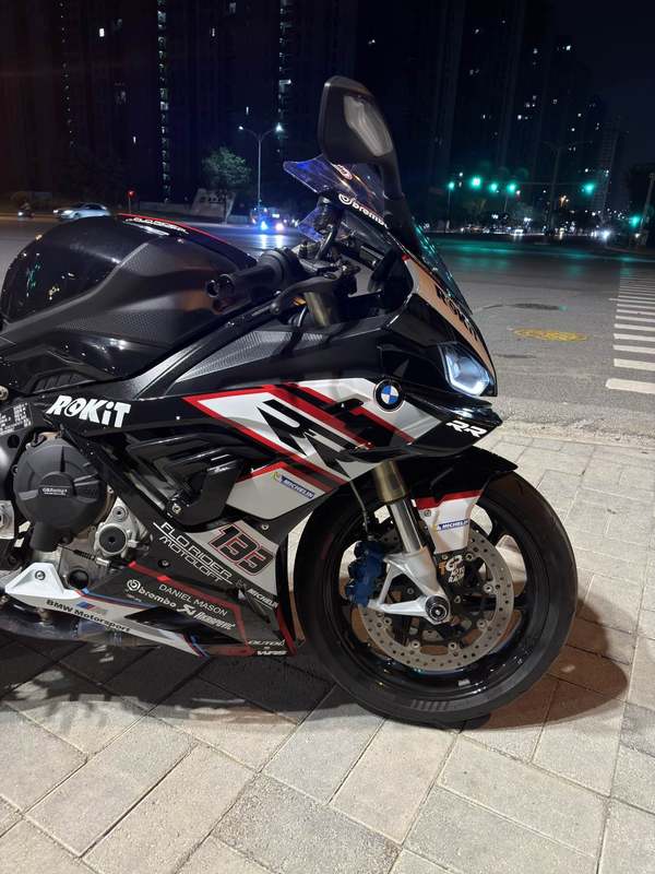 宝马 S 1000 RR
