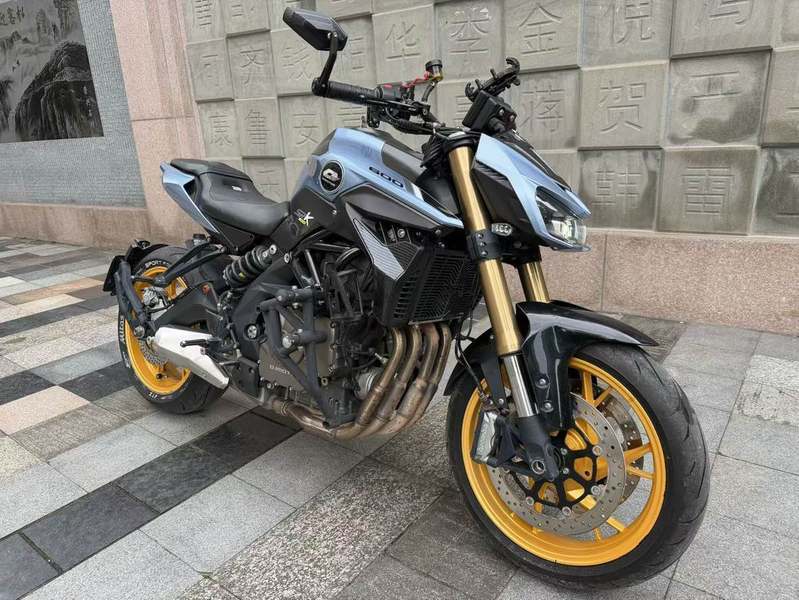 QJMOTOR 追600