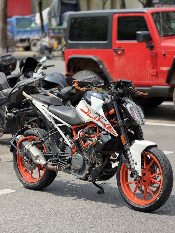 KTMR2R 390 Duke