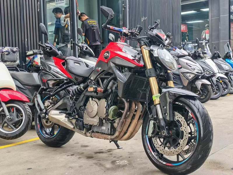 QJMOTOR 追600