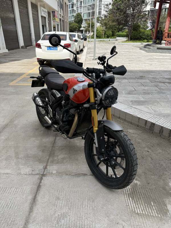 凯旋 Scrambler 400 X