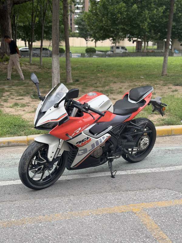 QJMOTOR 赛250