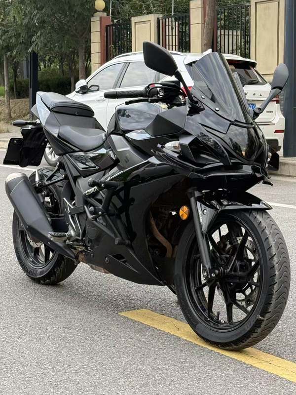 豪爵铃木 GSX250R