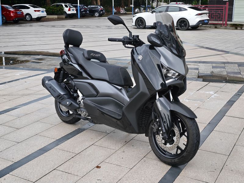 雅马哈 XMAX